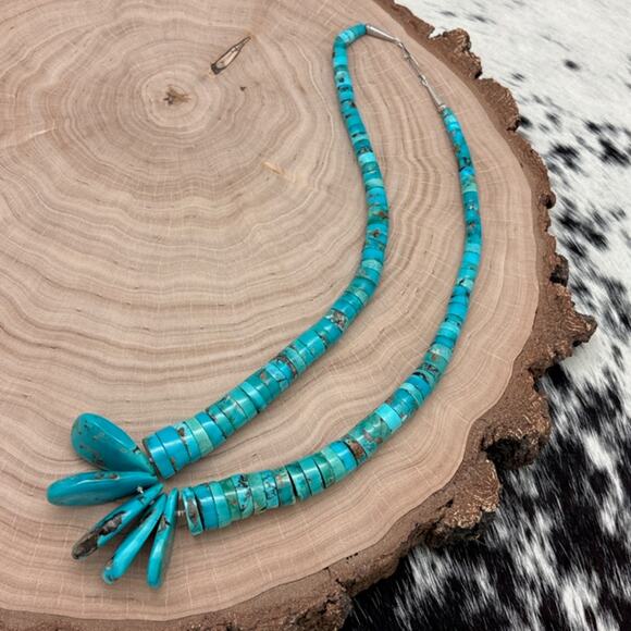 1990s NATIVE AMERICAN Sterling Silver Turquoise Graduated Heishi 5 Tab Necklace - Picture 1 of 5